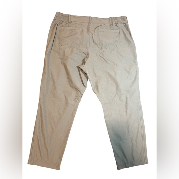 Cropped cargo style Kirkland pants size 10 - Picture 6 of 6